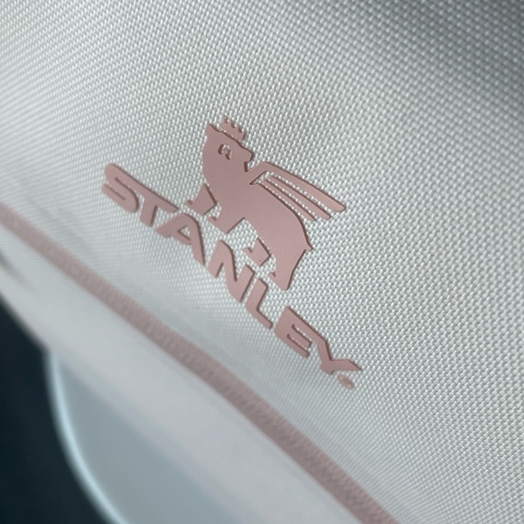 Stanley NWT Light Pink Cooler Bag - Picture 4 of 6